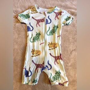 Girls/unisex 2T Tea Collection zip up short sleeve romper/pajamas with Cats 🐈